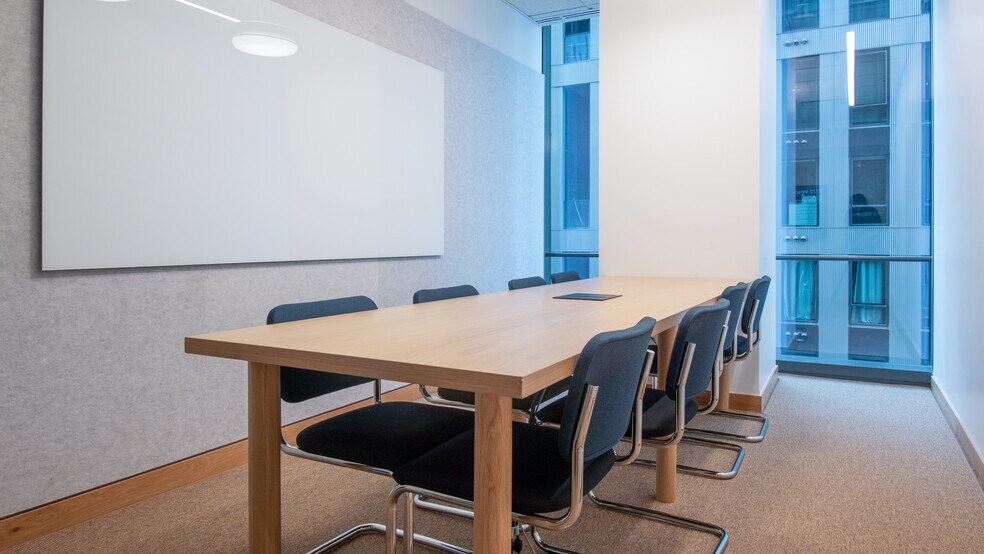 More Photos Of 7272 Wisconsin Ave, Bethesda Office For Sale