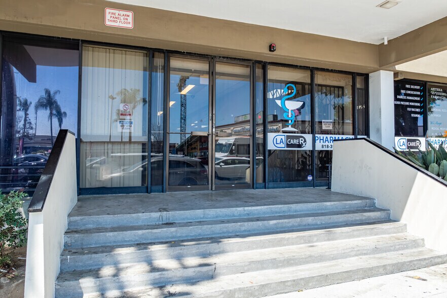 More Photos Of 15243 Vanowen St, Van Nuys Medical For Lease