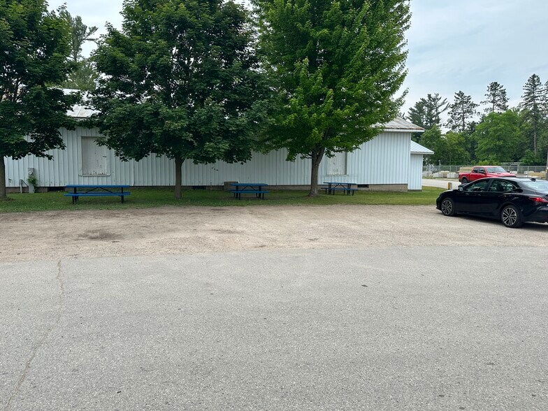 More Photos Of 514 Louisa St, Crivitz Restaurant For Sale