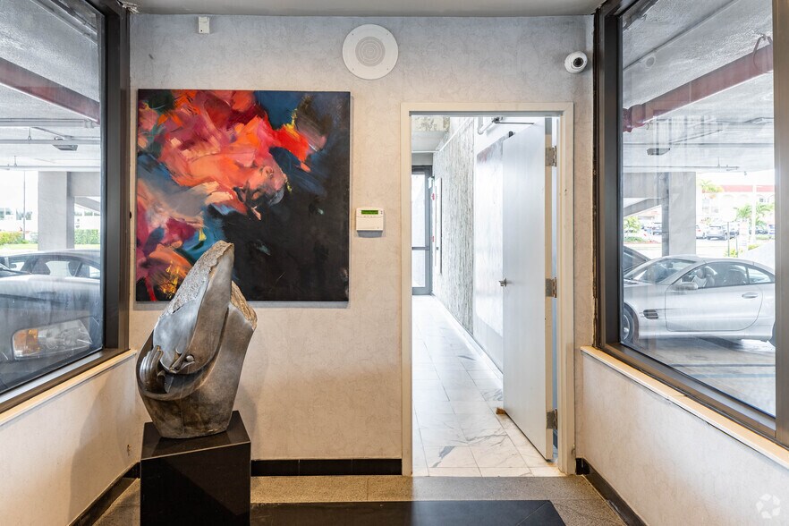 More Photos Of 2151 E Commercial Blvd, Fort Lauderdale Medical For Lease