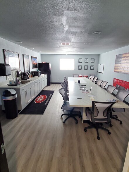 More Photos Of 2810 Market St & 2867 Main St, Riverside Warehouse For Sale