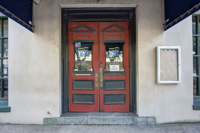 More Photos Of 21 W Bay St, Savannah Restaurant For Lease