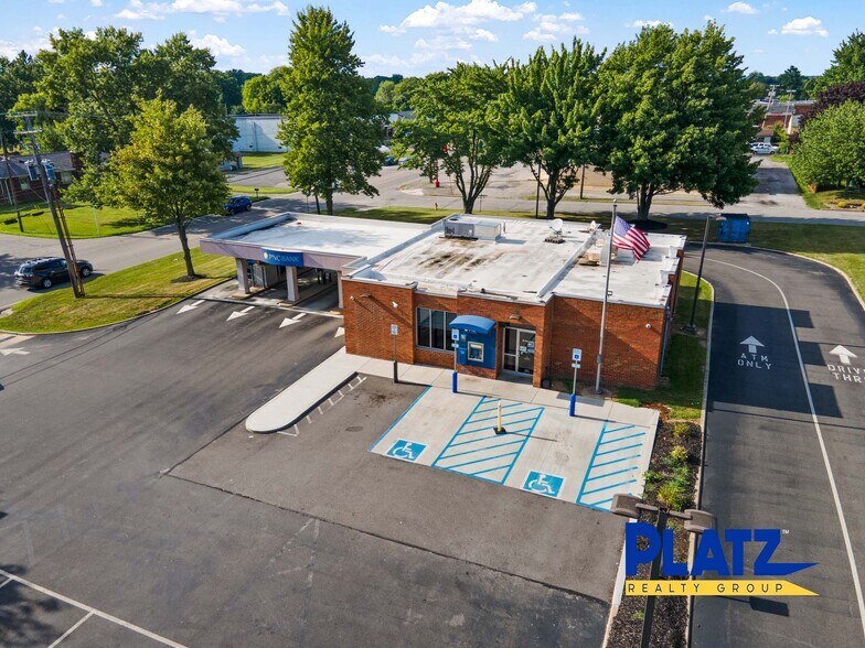 More Photos Of 1000 Youngstown Poland Rd, Struthers Bank For Sale