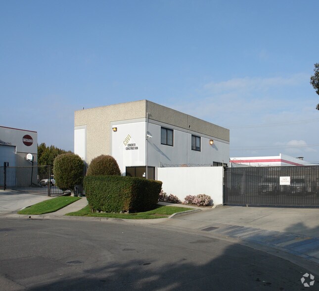 Primary Photo Of 7621 Reynolds Cir, Huntington Beach Contractor Storage Yard For Lease