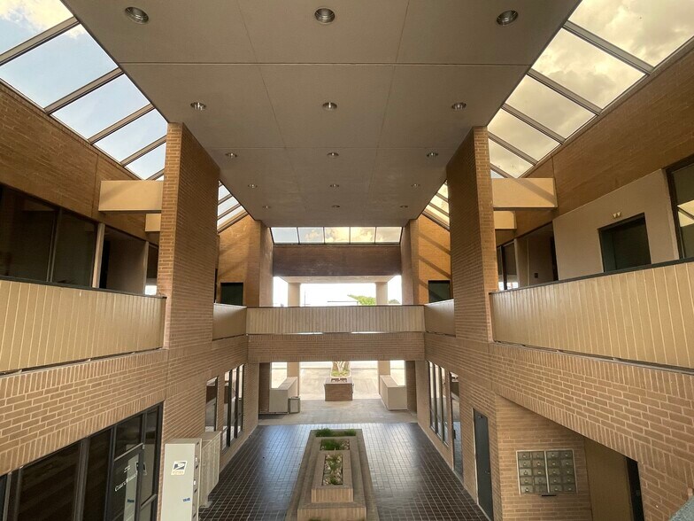 More Photos Of 3608 E 29th St, Bryan Office For Sale