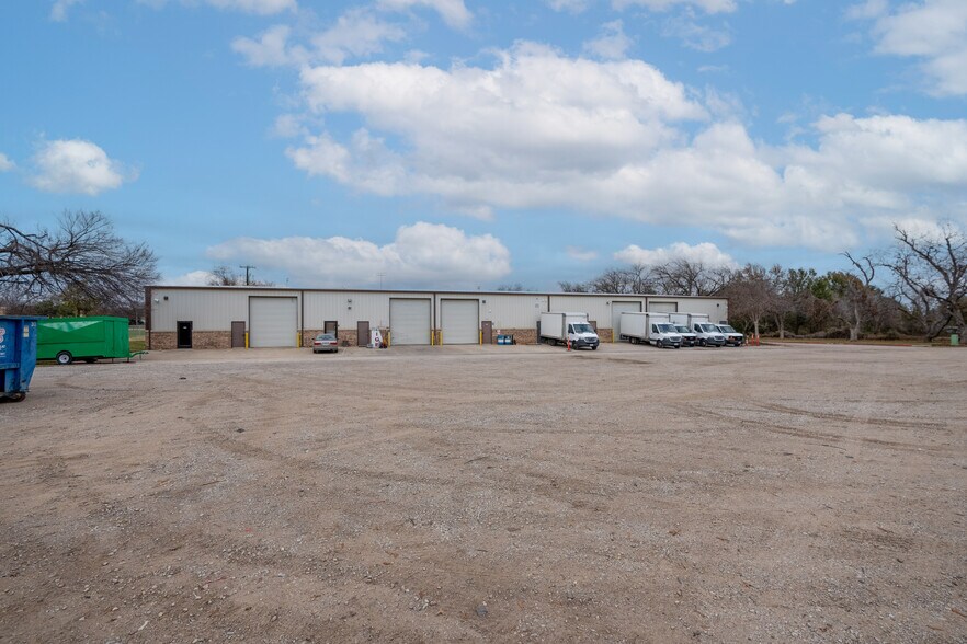 More Photos Of 12114 S Pipeline Rd, Euless Industrial For Lease