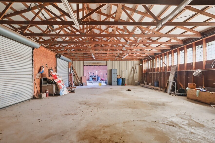More Photos Of 1048 Georgia 17, Royston Warehouse For Sale
