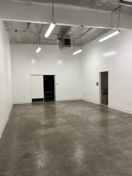 More Photos Of 1471 W 15th St, Long Beach Warehouse For Lease