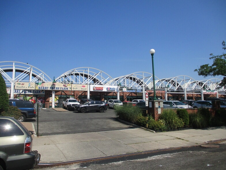 More Photos Of 43-02 Ditmars Blvd, Astoria Unknown For Lease