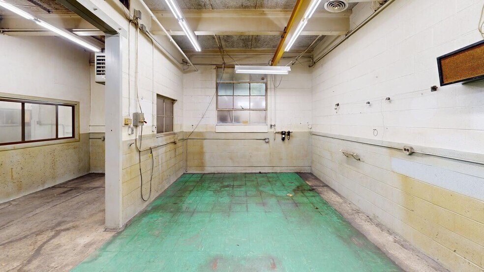 More Photos Of 261 Main St, North Tonawanda Manufacturing For Lease