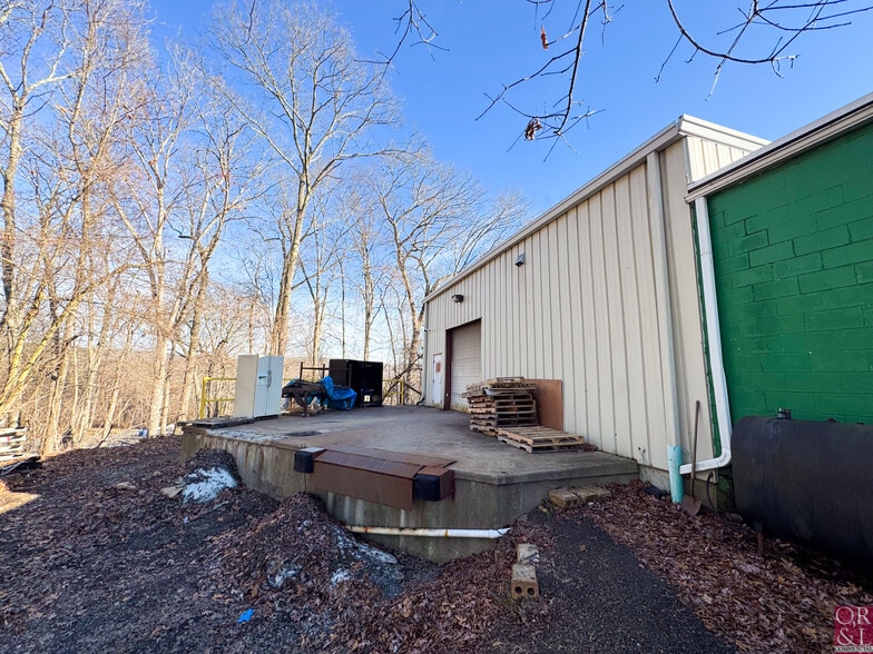 More Photos Of 10 Denlar Dr, Chester Manufacturing For Lease