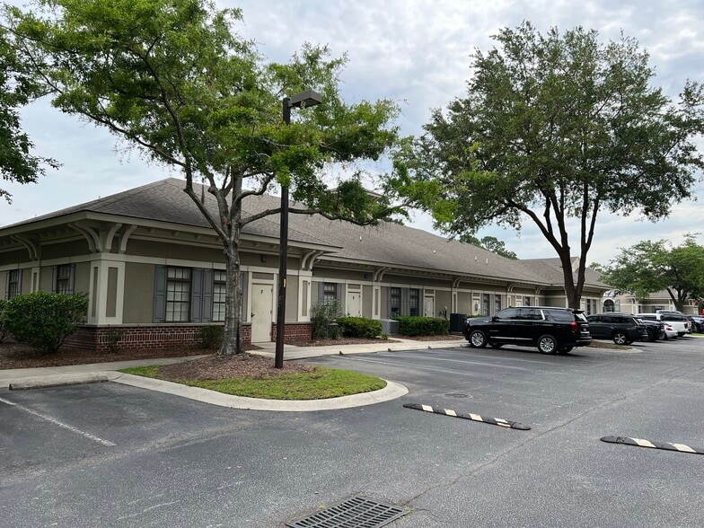 More Photos Of 14 Oak Forest Rd, Bluffton Medical For Sale