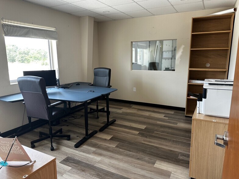 More Photos Of 120 Old Agnes Rd, Weatherford Flex For Lease