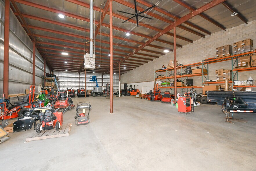 More Photos Of 29131 Evergreen Dr, Waterford Freestanding For Sale