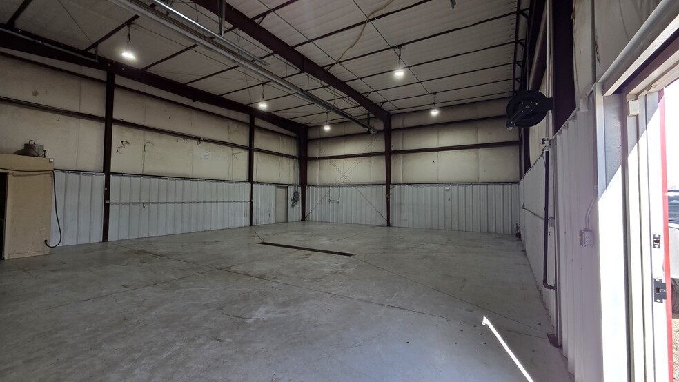 More Photos Of 126 S Main St, Longmont Warehouse For Lease