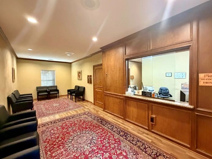 More Photos Of 1218 E 9th St, Edmond Medical For Lease