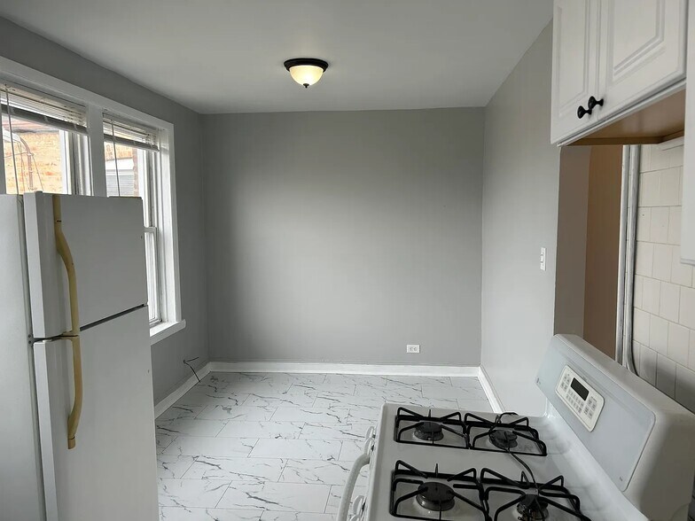 More Photos Of 5701 W Roosevelt Rd, Cicero Apartments For Sale