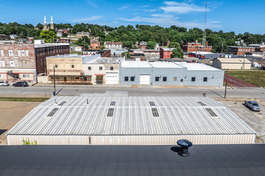 More Photos Of 624 S 7th St, Saint Joseph Industrial For Sale