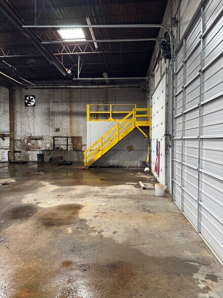 More Photos Of 1945 E 28th St, Lorain Warehouse For Sale