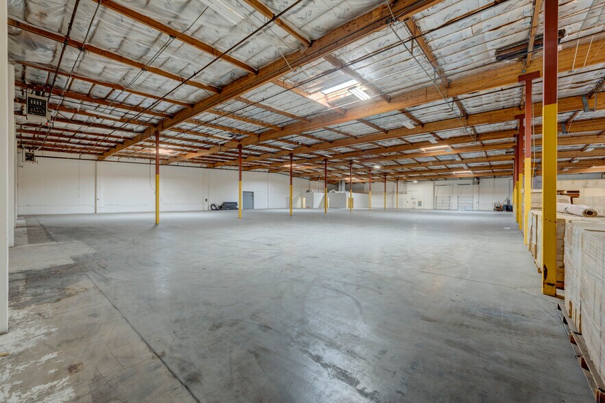 More Photos Of 575-585 Reactor Way, Reno Distribution For Lease