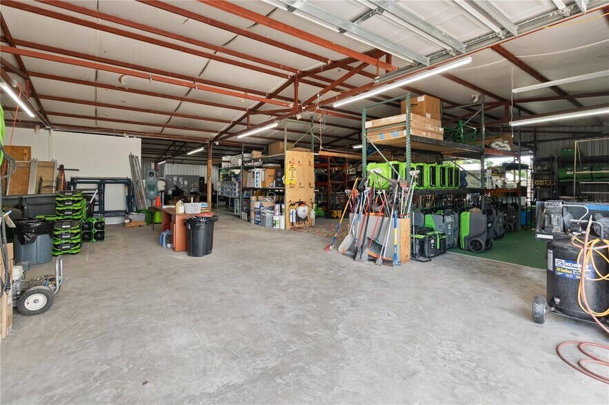 More Photos Of 15617 Old US Highway 441, Tavares Industrial For Lease