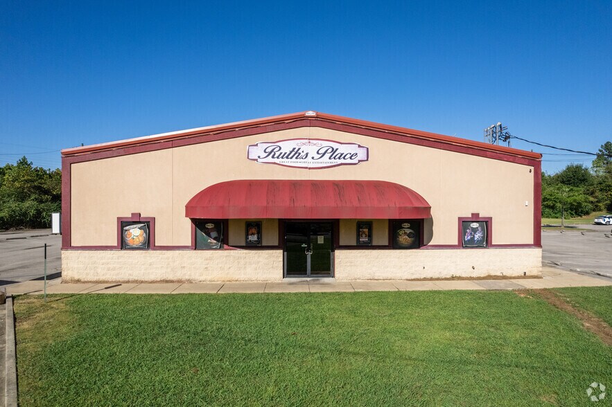 More Photos Of 2404 Derby Dr, Birmingham Restaurant For Sale