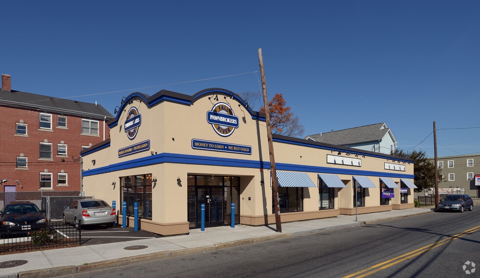 More Photos Of 601 Cranston St, Providence Storefront For Lease