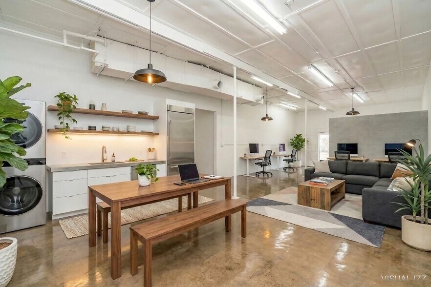 More Photos Of 1020 Roosevelt Ave, San Antonio Freestanding For Sale