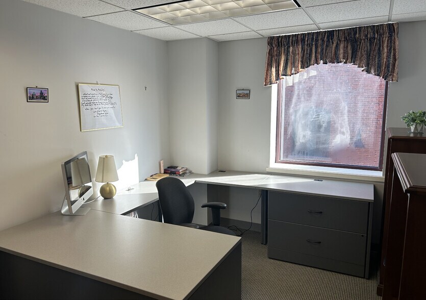 More Photos Of 180 Haven St, Reading Office For Lease