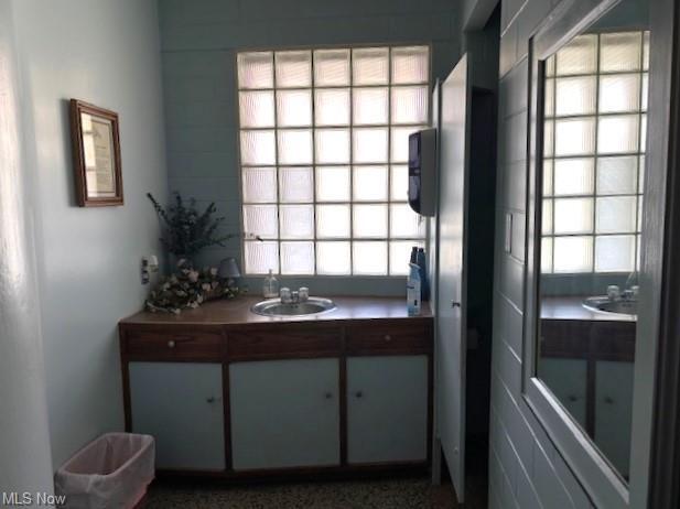 More Photos Of 2141 Market St, Youngstown Office For Sale