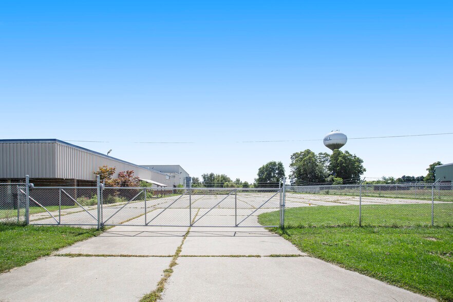 More Photos Of 205 Oliver Dr, Marshall Manufacturing For Sale