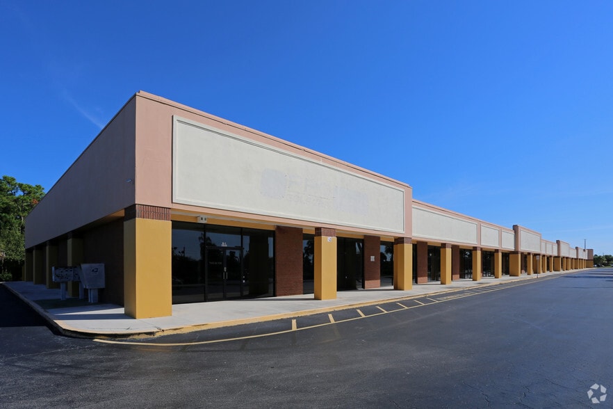 Primary Photo Of 2705-2819 Peters Rd, Fort Pierce Office For Lease