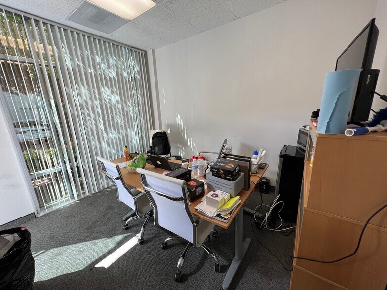 More Photos Of 212 Technology Dr, Irvine Unknown For Lease