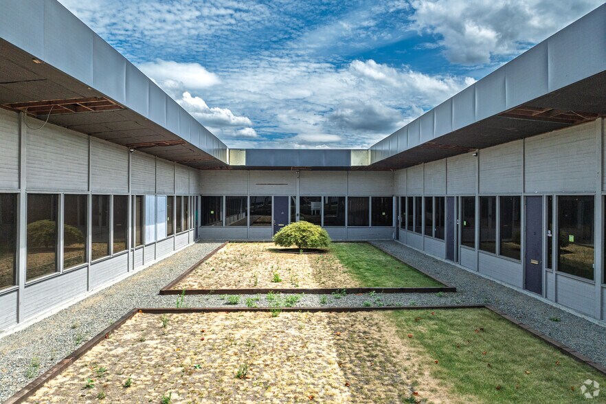 More Photos Of 950 Andover Park E, Tukwila Flex For Lease