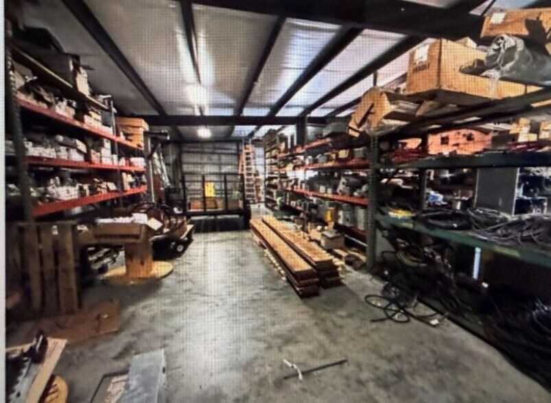 More Photos Of 1504 Nederland Ave, Nederland General Retail For Sale