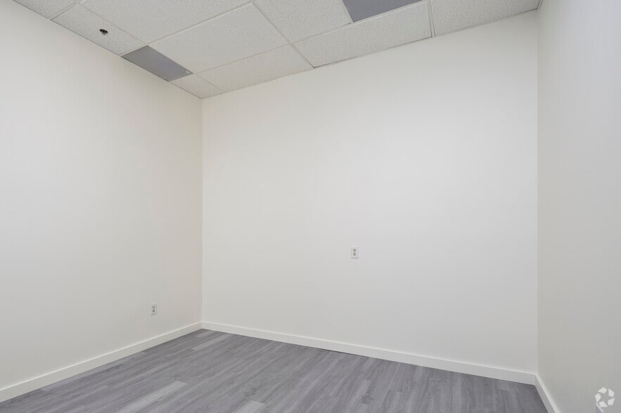 More Photos Of 2101 Main St, Columbia Freestanding For Lease