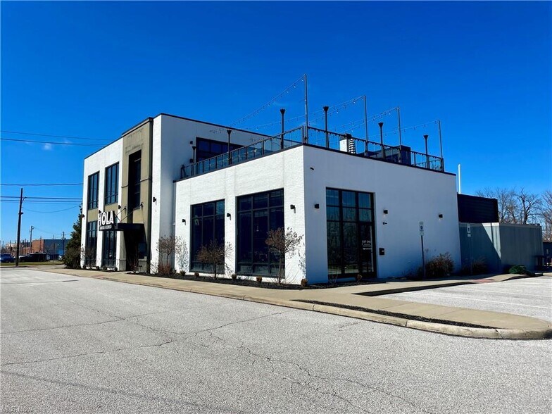 More Photos Of 3941 Erie St, Willoughby Restaurant For Lease