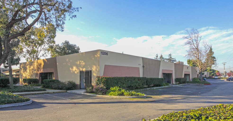 Primary Photo Of 1190-1206 Mountain View Alviso Rd, Sunnyvale Light Distribution For Lease