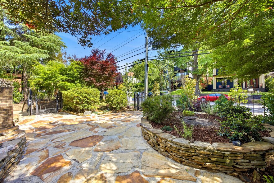 More Photos Of 574 East Ave NE, Atlanta Multifamily For Sale
