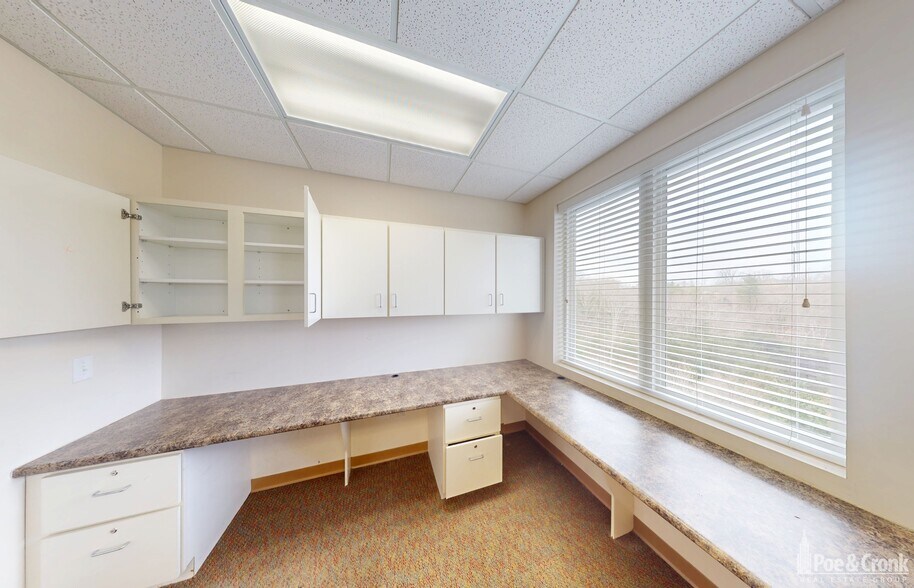 More Photos Of 825 Davis St, Blacksburg Medical For Lease