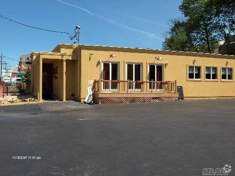 More Photos Of 75 Cedar Swamp Rd, Glen Cove Restaurant For Lease