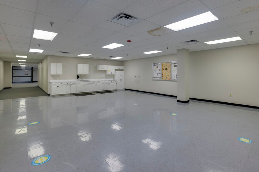 More Photos Of 104 Coleman Blvd, Savannah Warehouse For Sale