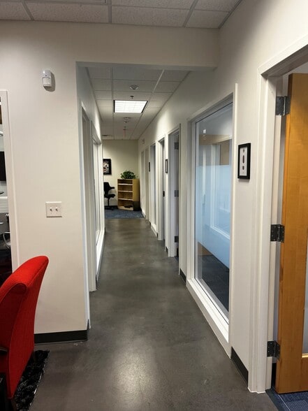 More Photos Of 501 Eastowne Dr, Chapel Hill Office For Sale