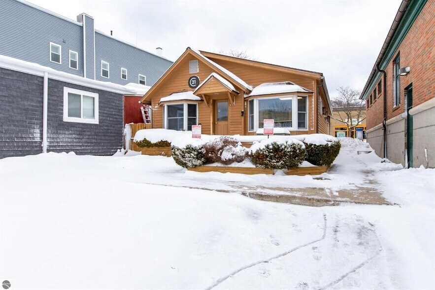 More Photos Of 408 Main St, Frankfort Office For Sale