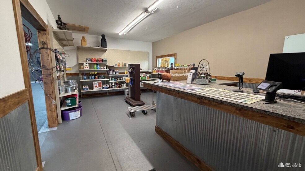 More Photos Of 701 7th Ave, Hudson General Retail For Sale