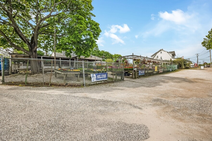 More Photos Of 42 Hempstead Tpke, Farmingdale Land For Sale