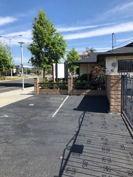 More Photos Of 5642-5644 Rosemead Blvd, Temple City Storefront Retail Residential For Lease