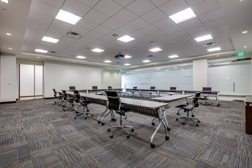 More Photos Of 14135 Midway Rd, Addison Office For Lease