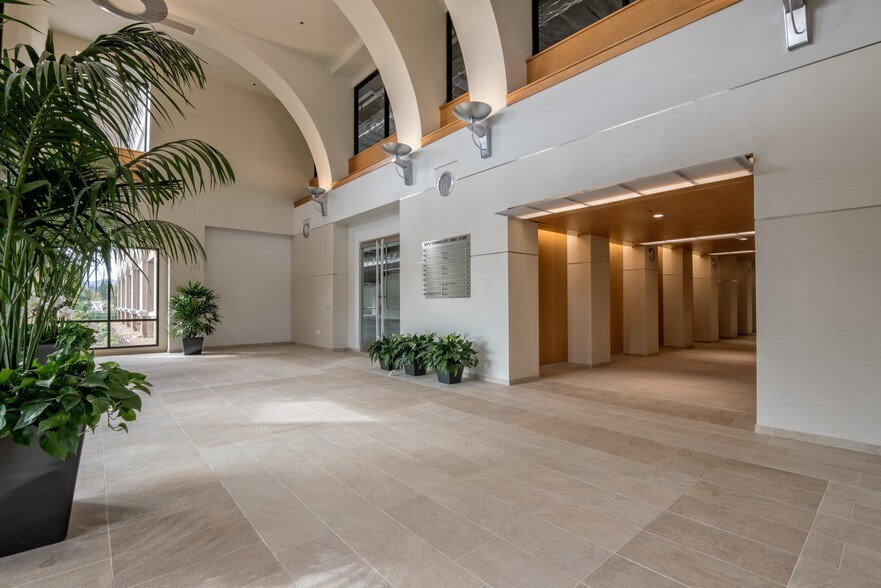 More Photos Of 3075 Townsgate Rd, Westlake Village Office For Lease