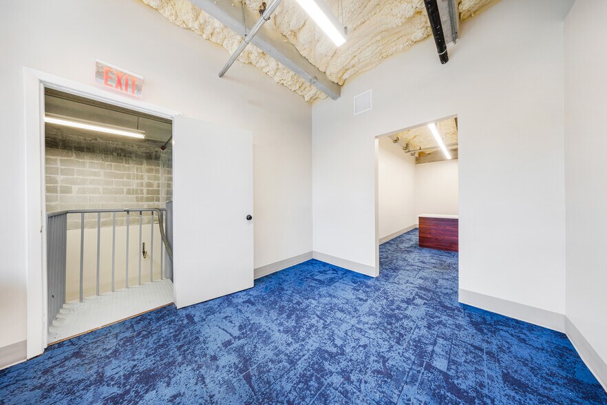 More Photos Of 11965 SW 142nd Ter, Miami Light Distribution For Lease